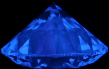 0.59-Carat  E VVS1 Ideal Round Diamond