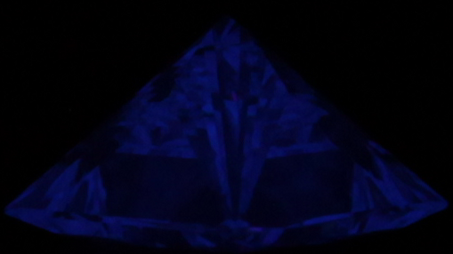 0.90-Carat  E VVS2 Very Good Princess Diamond