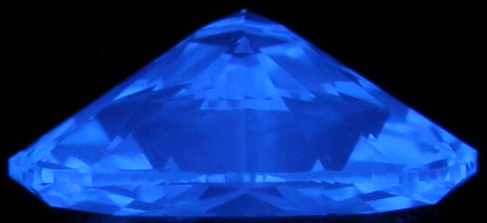 0.70-Carat  E VVS2 Ideal Oval Diamond