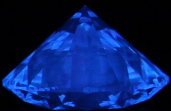 0.46-Carat  E VVS1 Ideal Round Diamond